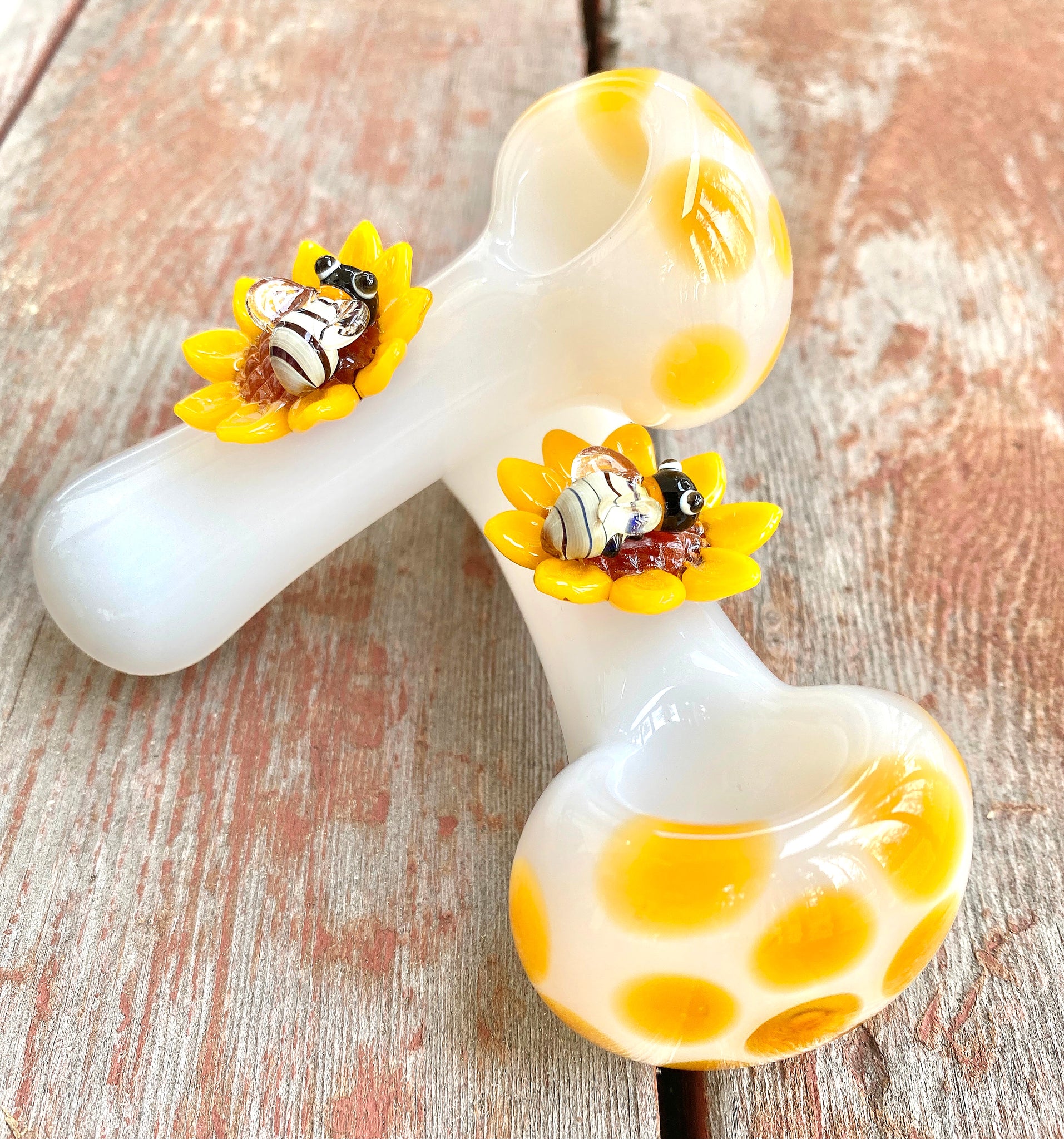 Glass Tobacco Daisy Bee Pipe, Glass Smoking Pipe, Hand Blown Pipe, Gla –  Apollo Glassworks