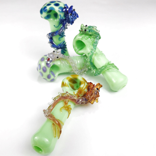 Glass Dragon Pipe, Hand Blown Pipe, QQ201-DR – Apollo Glassworks